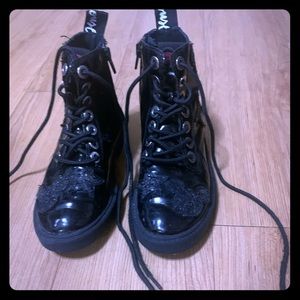 Kid’s Mickey Mouse designer 👟